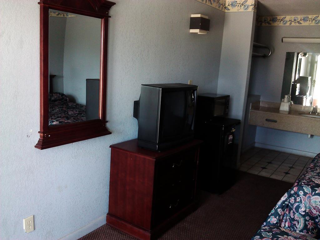 Relax Inn Birmingham Chambre photo