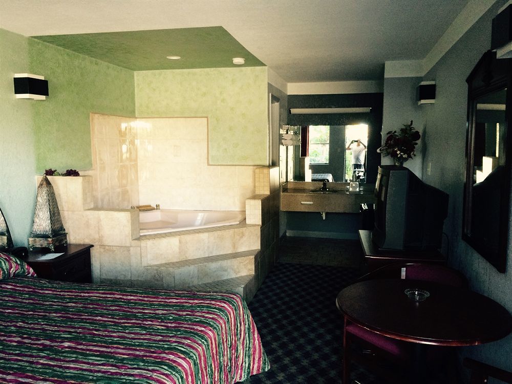 Relax Inn Birmingham Extérieur photo